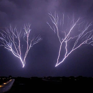 Video | A strange sight of a very rare phenomenon of lightning moving from the ground towards the sky