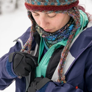 Qu'est-ce qui est mieux en hiver : porter plusieurs couches fines de vêtements ou une seule couche épaisse ?