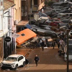 طقس العرب: أسباب علمية خلف الفيضانات العارمة في إسبانيا وتأثيرات الأنظمة الجوية المحيطة