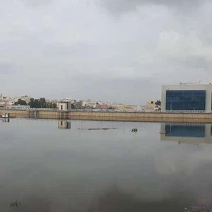 عقب الهطول الغزير للأمطار.. سد أبها يفيض لأول مرة منذ 18 عاماً