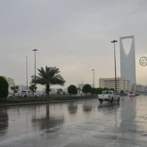 الرياض | فرصة لزخات متفرقة الأحد والاثنين... وازدياد تأثير الحالة الماطرة 
