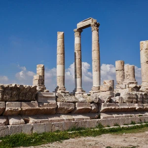 حالة الطقس ودرجات الحرارة المُتوقعة في الأردن يوم الإثنين 26-7-2021