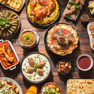 Le tourisme gastronomique et les plats nationaux les plus célèbres qui caractérisent chaque pays arabe