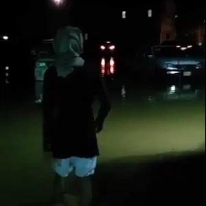 شاهد كيف داهمت الأمطار البيوت في حفر الباطن 