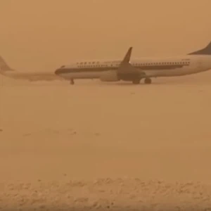 الثلوج الكثيفة تحاصر 5 آلاف راكب بمطار في الصين