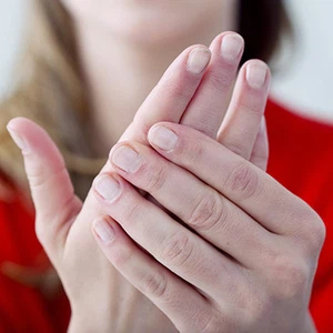 Swollen fingers in the winter .. causes and methods of treatment, ArabiaWeather