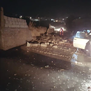 Jordan | Floods close the Al-Shakriya road in the Al-Disi basin, and reports of vehicles being swept away