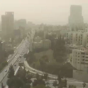 الغبار يسيطر على أجواء غرب العاصمة أيضاً