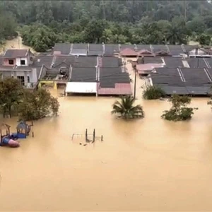 حول العالم | موجة فيضانات عارمة تجتاح تايلاند وماليزيا وعدد الضحايا يفوق الـ 30 شخص