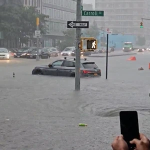 Urgent | America's largest cities are now drowning... New York is ...