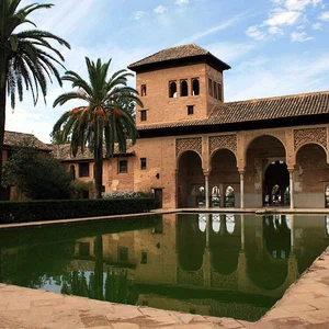 En images : Découvrez la splendeur de l'architecture islamique en Andalousie