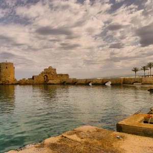 رياح شرقية نشطة وأجواء دافئة في لبنان الأربعاء، وزخات رعدية غزيرة من المطر أحياناً الخميس