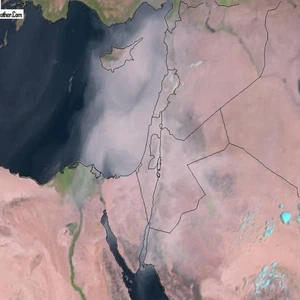كتلة كثيفة من الغبار تغطي أجزاء واسعة من بلاد الشام
