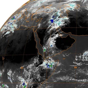 هذا ما يحدث في الجزيرة العربية عند تقابل عواصف بحر العرب مع عواصف المتوسط