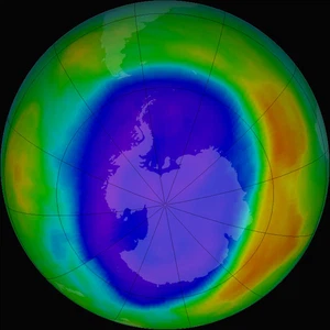 صورة ملتقطة بواسطة القمر الاصطناعي الخاص بمراقبة ثقب الأوزون فوق القارة القطبية الجنوبية صورة ملتقطة بواسطة القمر الاصطناعي الخاص بمراقبة ثقب الأوزون فوق القارة القطبية الجنوبية