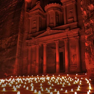 ليالٍ 