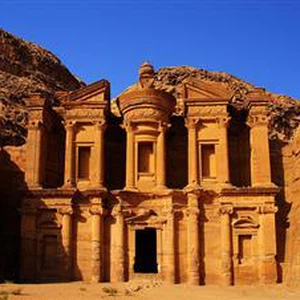 طقس الإثنين: ترتفع درجات الحرارة لتصبح حول مُعدلاتها المعتادة