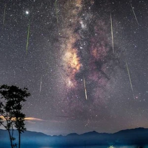 مذنبان وزخة شهب في 3 أحداث فلكية متزامنة ليلة 21 أكتوبر