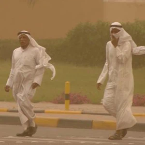 موسم البوارح يطرق أبواب الخليج مجدداً