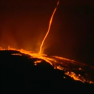 Video | Monitoring and documenting the moment a fire tornado forms in Australia