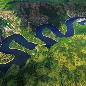 من أروع المناظر على الارض – نهر اوفاك في صربيا