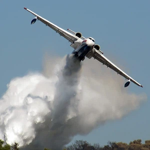 Regardez la vidéo de la façon dont les avions russes éteignent les incendies de forêt en Sibérie
