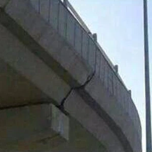 بالصور : أمانة عمّان توضح .. ما شوهد في جسر الحرمين هو قاطع تمدد و ليس صدعاً