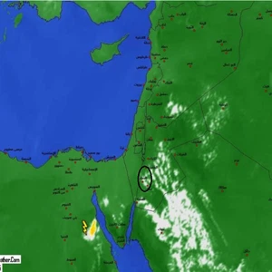 تبين صور الاقمار الاصطناعية تشكل السحب الركامية جنوب الاردن بما فيها جبال الشراه