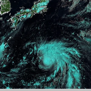 Around the World | Japan in the path of a tropical storm, accompanied by heavy rains and strong winds