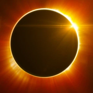 أول كسوف كلي للشمس هذا العام يوم الأربعاء القادم