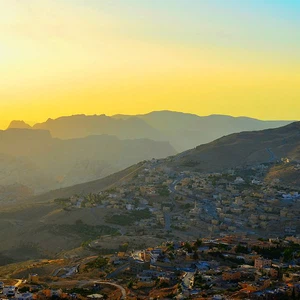 طقس الأربعاء: استمرار الأجواء حارة نسبياً نهاراً ومُعتدلة ليلاً