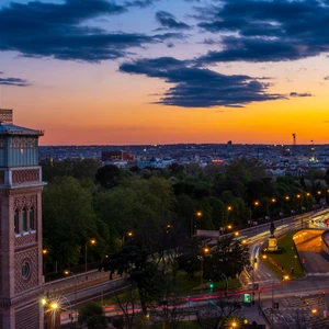 What can you do in Spain with 1000 dinars?