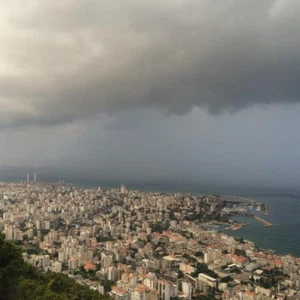 طقس خريفي مُتقلب وماطر على فترات يوم الإثنين