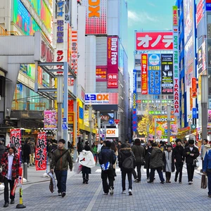 شركات يابانية تصُنع "روبوتات" للترجمة في خدمة السياح