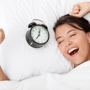 Bonne nouvelle. À partir de la semaine prochaine, vous aurez une heure de sommeil supplémentaire