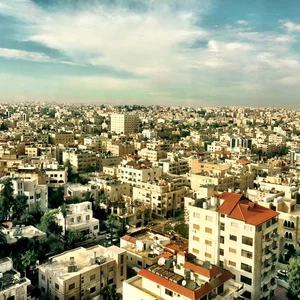 السبت.. أجواء خريفية معتدلة نهارا ورطبة وباردة نسبيا ليلا
