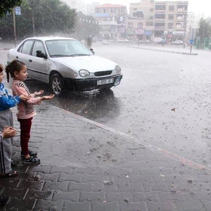 أمطار قطاع غزة و فرحة الأطفال