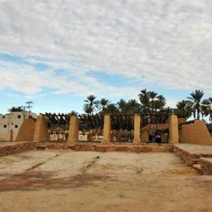 ورُصفت حواف البئر، ثم وُضع سياج حديدي لمنع أي تعدٍّ أو رمي مخلفات فيها