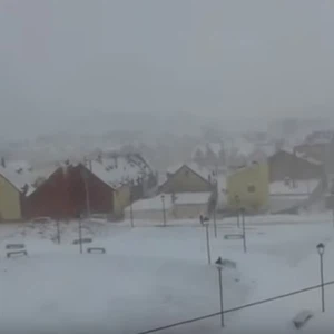 الثلوج تزور مدينة إفران المغربية من جديد (فيديو)