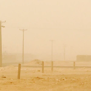 تحت المراقبة: موجة غبار كثفية تتشكل شمال السعودية