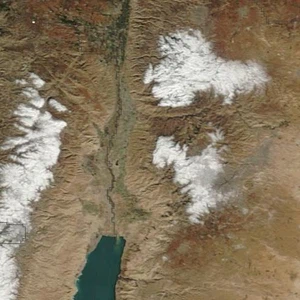 الثلوج تغطي مرتفعات غرب العاصمة و البلقاء و عجلون و جرش و مرتفعات فلسطين