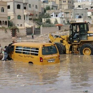 بالصور: طلبة المدارس من الأكثر تضررا خلال الحالة الجوية الأخيرة  