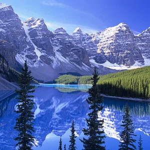 Regardez les secrets de l&#39;Alberta canadienne.. Lac Moraine