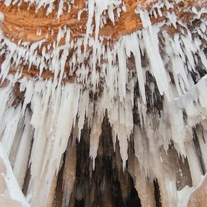 بالصور: تشكيلات مُذهلة من الجليد في ولاية ويسكونسن الأمريكية 
