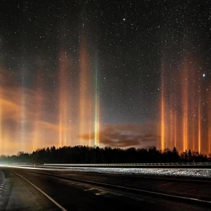 What is the phenomenon of light pillars?