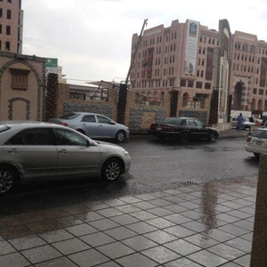بالصور : الأمطار تعم المدينة المنورة و المزيد مع ساعات المساء و يومي الأربعاء و الخميس
