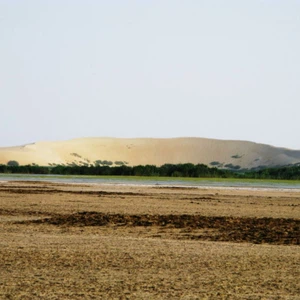 En images : le lac Asfar, la splendeur du désert embrassant l&#39;eau