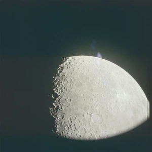 "ناسا" تنشر صورًا نادرة لرحلات القمر ما بين 1961 و 1972