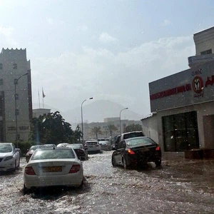 أمطار العاصمة العمانية مسقط 