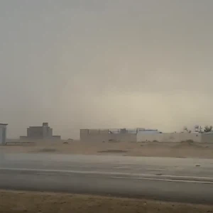 صاعقة رعدية تصيب شابا سعوديا خلال توثيقه لأمطار منطقة الرياض 